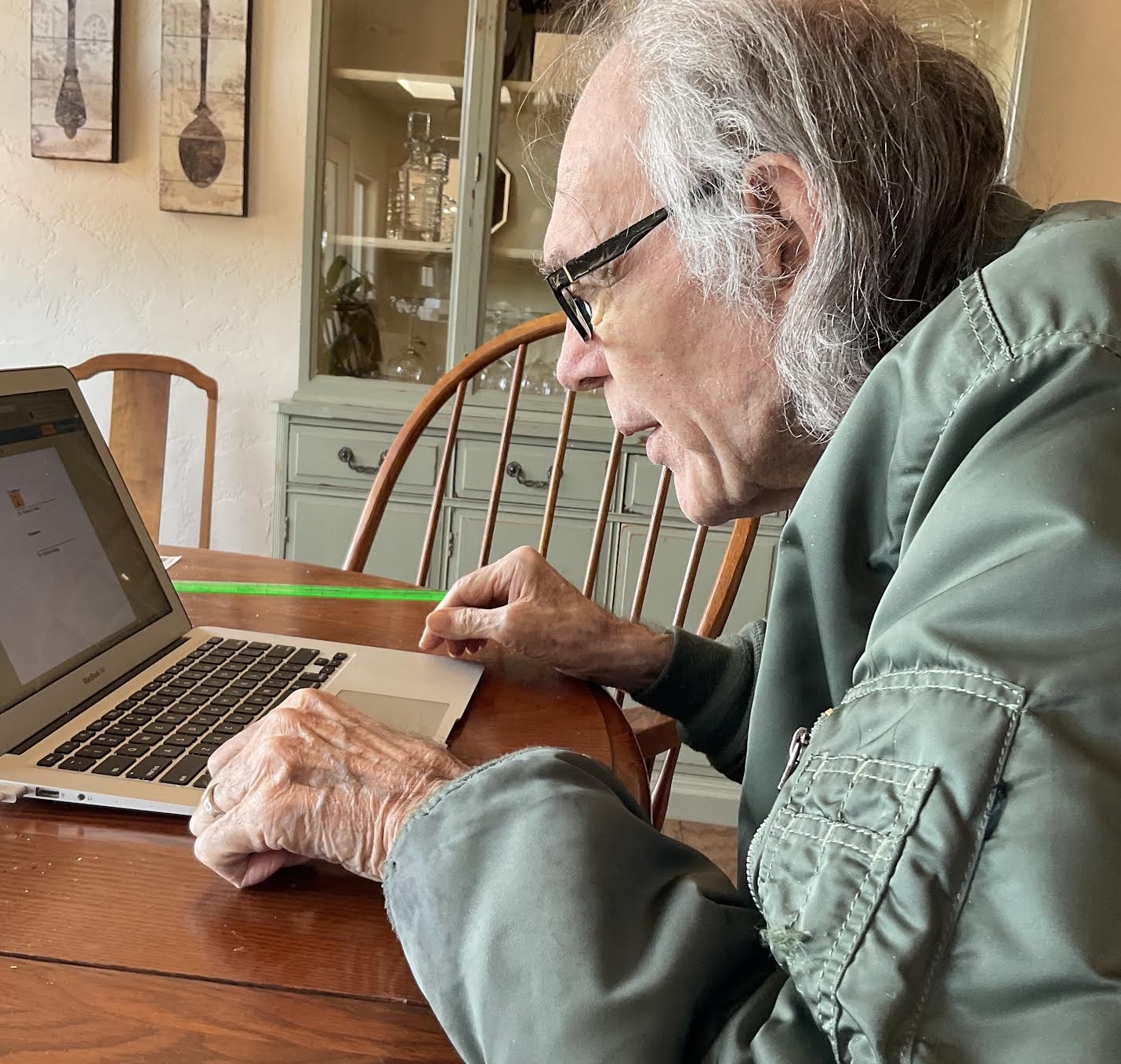 Best selling author of Jonathan Livingston Seagull; Illusions; Bridge Across Forever; One: A Novel; and others.  Former Air Force pilot, barnstorming pilot, and flight instructor.  See his books and full bio here.